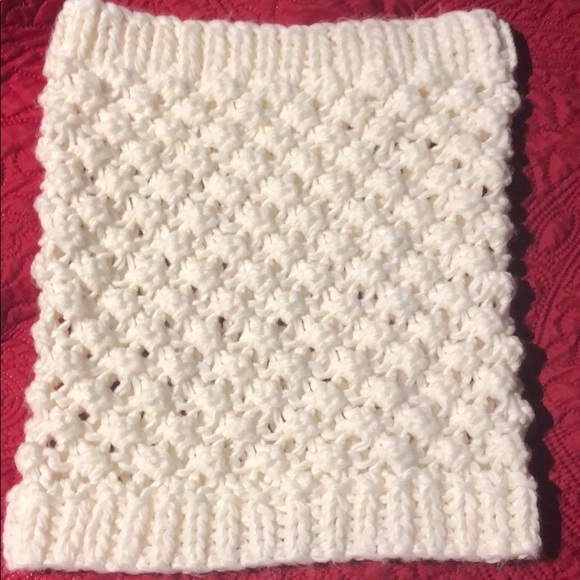 Off white infinity scarf - Picture 2 of 6